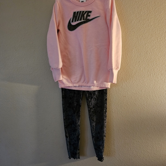 Nike Other - Nike Kids Pink Top and Black Leggings Set